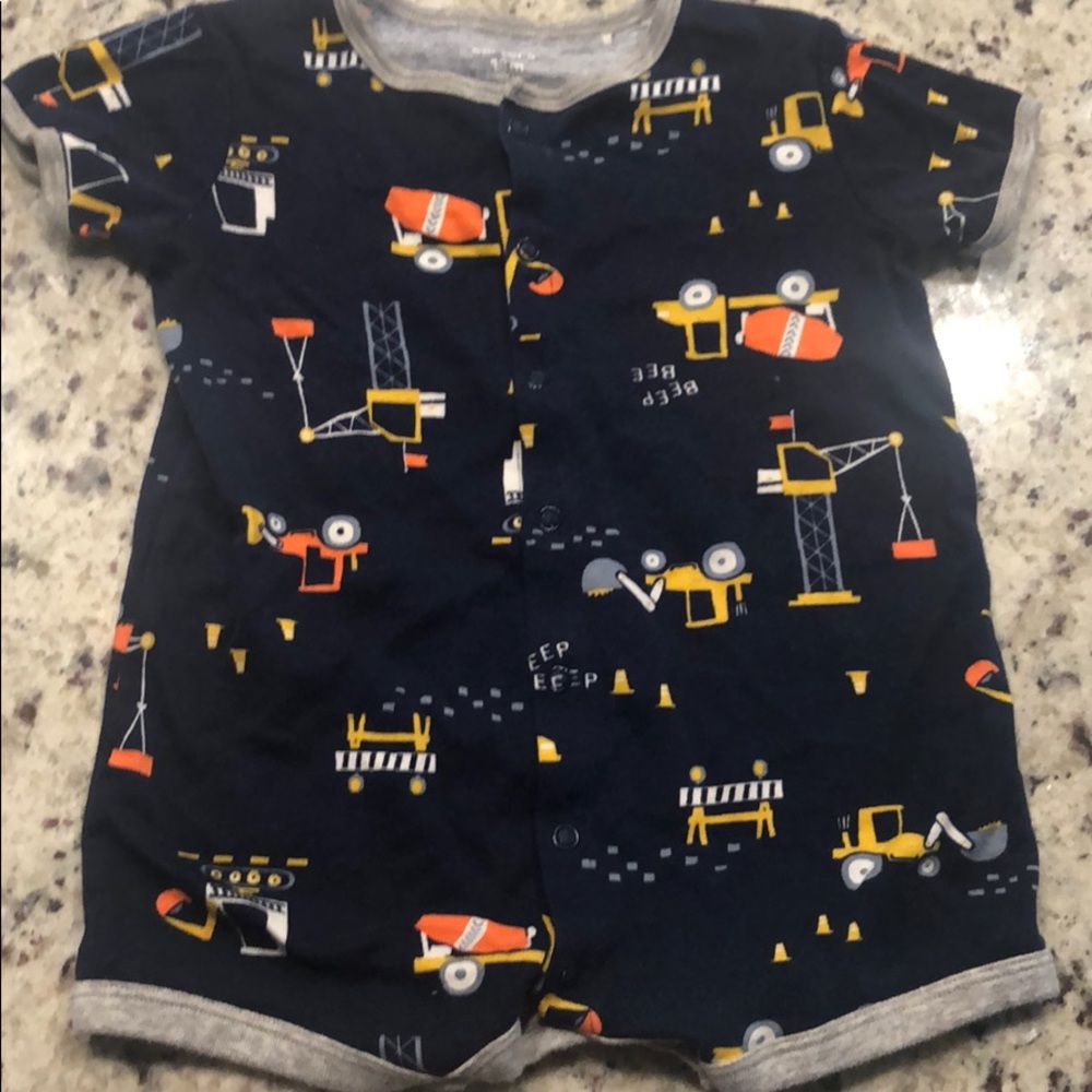3 Assorted Rompers 18M - Picture 2 of 7